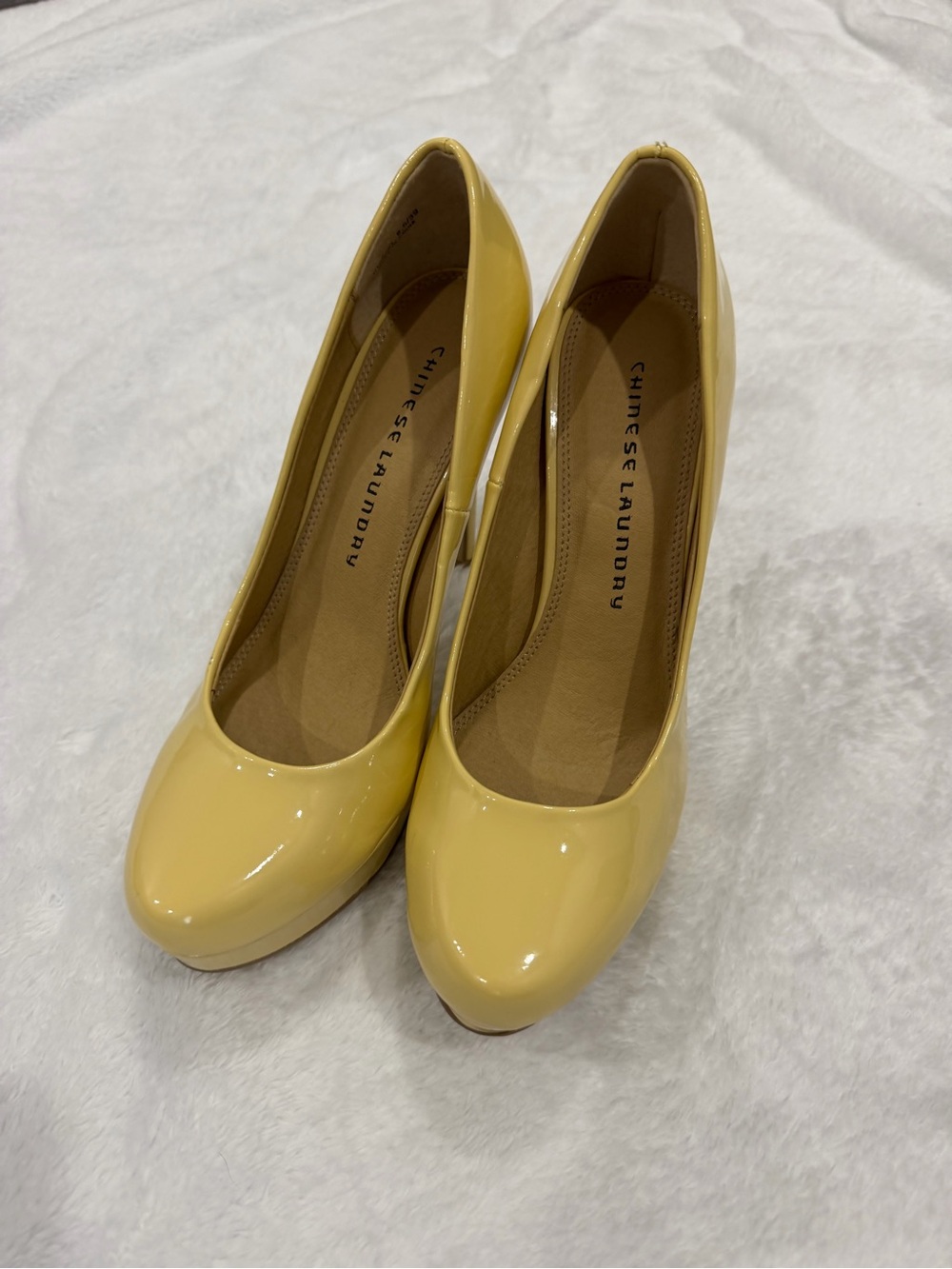 Chinese Laundry Pale Yellow Patent Round-Toe Pumps